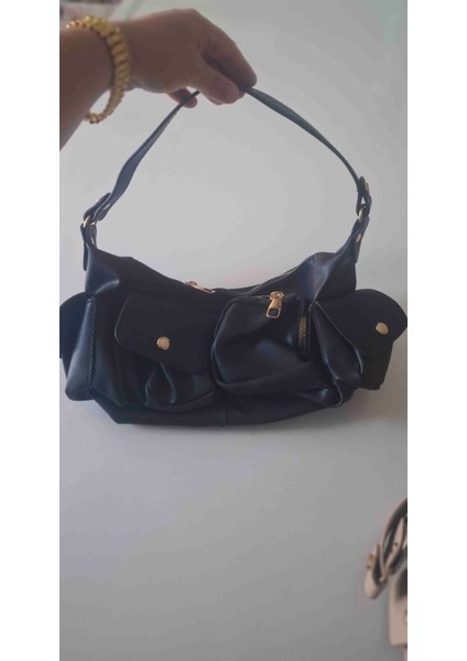 Siyah Omuz Askılı Çanta modelleri