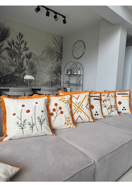 Turuncu işlemeli saçaklı kırlent kılıfı 43x43cm, şık ve rahat dekor seçeneği