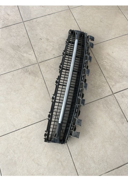 Renault Megane 2 Sis Farı Çerçevesi Orta Çıtası fırsatları