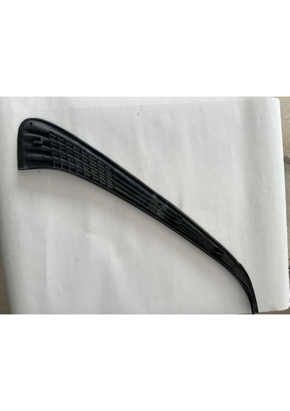 Toyota Corolla 1988-1992 Ae Arka Kapı Köşe Plastiği Parçası modelleri