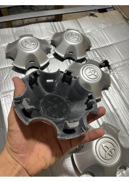 Toyota Land Cruiser Jant Göbeği 4 Adet