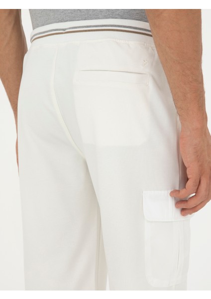 Erkek Beyaz Slim Fit Kargo Cepli Şort 50284605-VR013