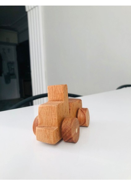Şık ve dayanıklı doğal kayın ahşap açık jeep, 1+ yaş uygun bej renkli. modelleri