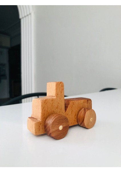 Şık ve dayanıklı doğal kayın ahşap açık jeep, 1+ yaş uygun bej renkli. fırsatları