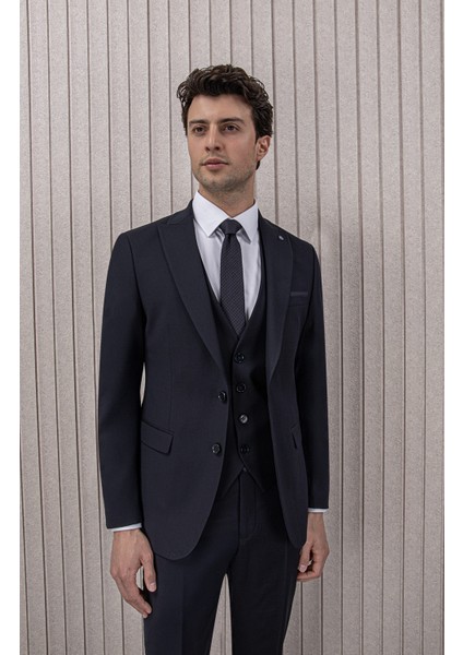 Erkek Yünlü Slim Fit Sivri Yaka Yelekli Takım Elbise