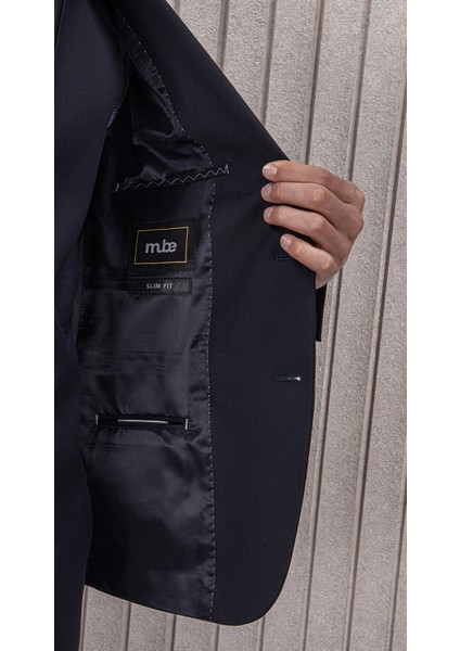 Erkek Yünlü Slim Fit Sivri Yaka Yelekli Takım Elbise