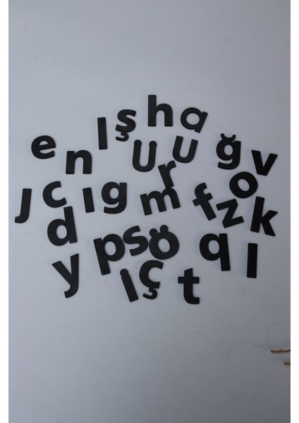 Siyah Ahşap Küçük Alfabe Seti, Eğlenceli Montessori Öğrenme Deneyimi fiyatları