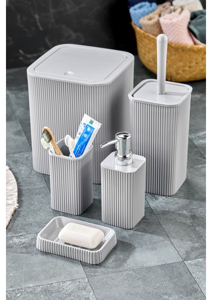 Gri 5 Parça Kare Banyo Seti, şık tasarım ve düzen sağlayan temizlik ürünleri