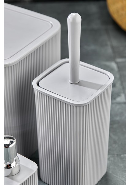 Gri 5 Parça Kare Banyo Seti, şık tasarım ve düzen sağlayan temizlik ürünleri fırsatları