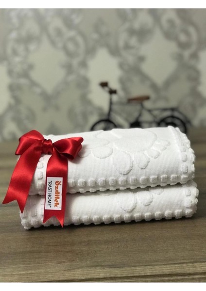 Beyaz Pamuklu Ayak Havlusu Çiftli, 50x70 cm, Yumuşak ve Hafif Kullanım Şıklığı