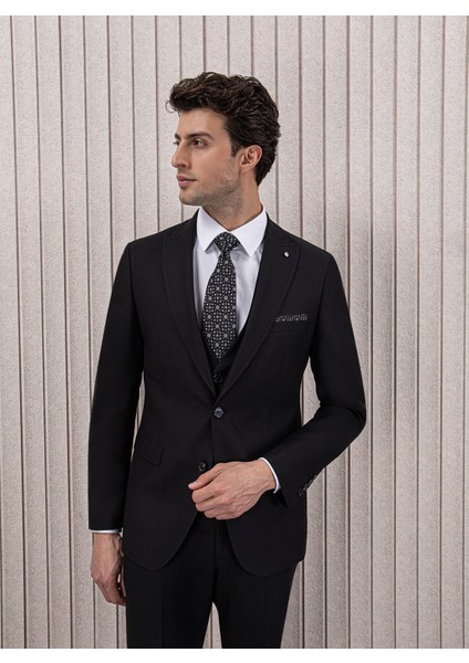 Erkek Slim Fit Sivri Yaka Yelekli Takım Elbise
