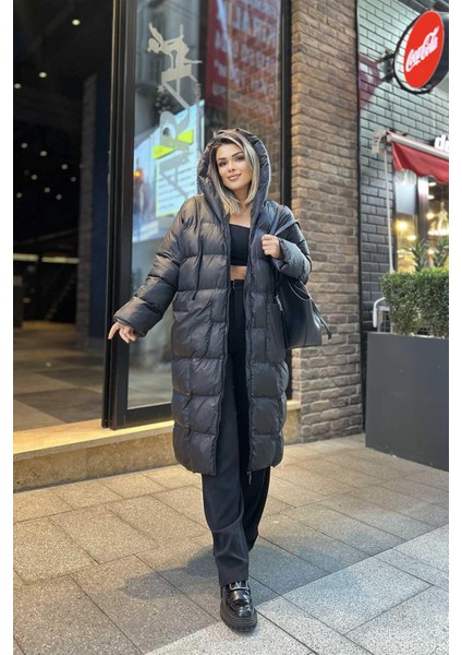 Kapitone Uzun Şişme Mont Siyah