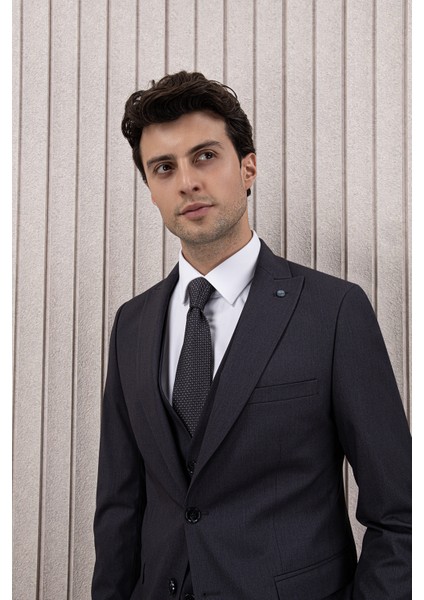 Erkek Likralı Slim Fit Sivri Yaka Yelekli Takım Elbise