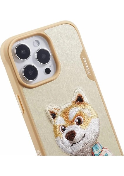 iPhone 15 Pro Uyumlu 3D Kıyafet Shiba Detaylı Nakış İşlemeli Kabartmalı Fashion Pet Kılıf fiyatları