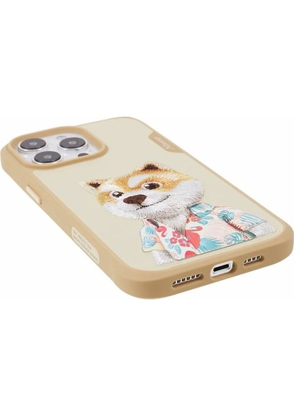 iPhone 15 Pro Uyumlu 3D Kıyafet Shiba Detaylı Nakış İşlemeli Kabartmalı Fashion Pet Kılıf fırsatları
