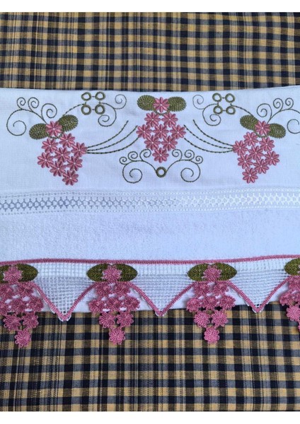 Pembe işlemeli pamuklu el havlusu, şık ve yumuşak dokusu ile günlük kullanımınıza uygun fiyatları