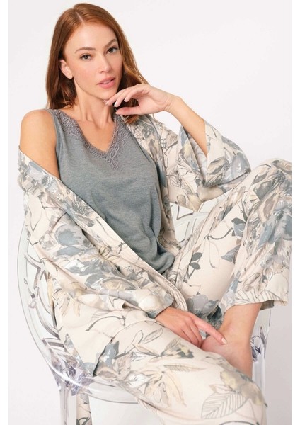 Viskon Çiçek Desenli Nakış Detaylı Sabahlıklı Pijama Takımı modelleri