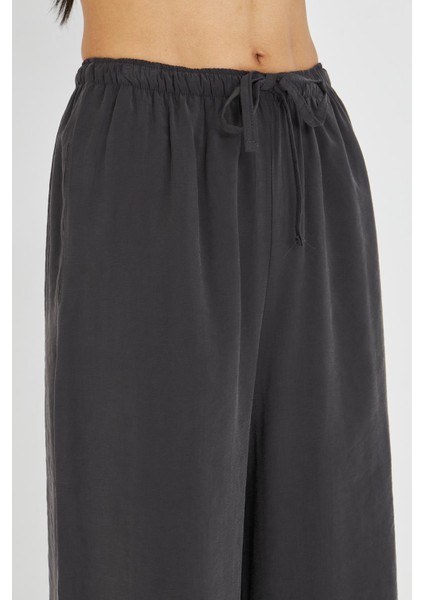 Bağcıklı Yan Cepli Modal Pantolon fırsatları