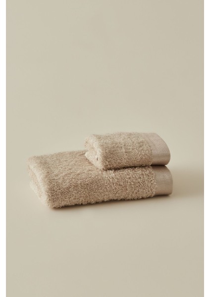 Yumuşak ve şık 2'li yüz havlu seti, bej renk, günlük kullanım için ideal modelleri