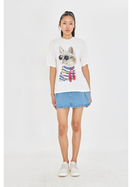 Pullu Gözlüklü Kedi Baskılı T-Shirt fırsatları
