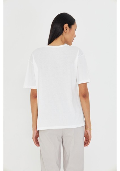 Yıldız Işlemeli T-Shirt