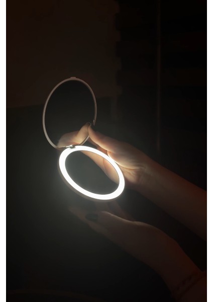 LOM2062- 16 LED Işıklı 1X-5X Şarj Edilebilir Cep - Çanta Makyaj Aynası (Beyaz) indirimleri