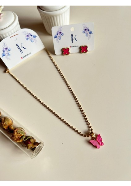 Gold Zincir Pembe Kelebek Sallantılı Kolye ve Pembe Van Cleef Model Çelik Küpe Seti
