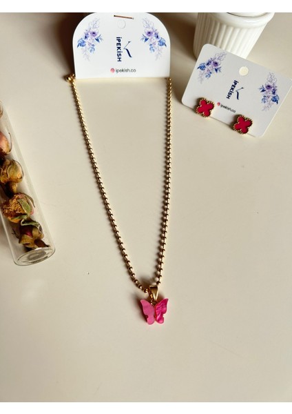 Gold Zincir Pembe Kelebek Sallantılı Kolye ve Pembe Van Cleef Model Çelik Küpe Seti