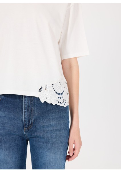 Bisiklet Yaka Kırık Beyaz Kadın T-Shirt 3F1QL107M fırsatları