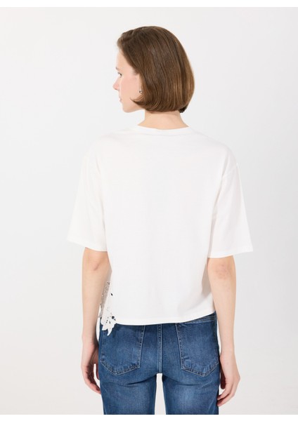 Bisiklet Yaka Kırık Beyaz Kadın T-Shirt 3F1QL107M indirimleri