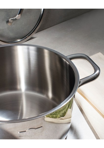 Gümüş Derin Tencere 20 cm, BPA Free, Çelik Malzeme, Dayanıklı ve Şık Tasarım