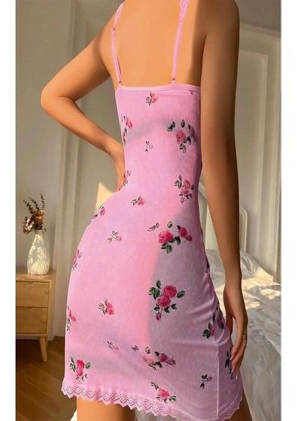 Çiçek Desenli Yırtmaçlı Askılı Gecelik – %100 Polyester Penye, Dantel Detaylı fiyatları