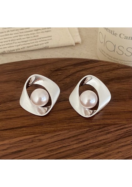 Niş Mizaç Metal Trendi Tasarım Küpeleri (Yurt Dışından)