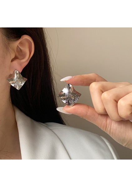 Düzensiz Küpeler Niş Trend Moda Kişilik Küpeler Kadın (Yurt Dışından) modelleri