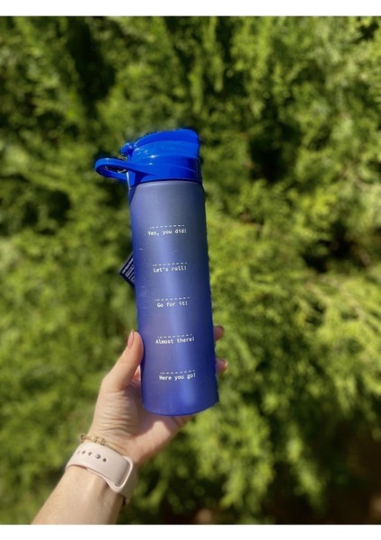Sağlam 600 ml Mavi Plastik Su Şişesi, Pipetli ve Şık Tasarım