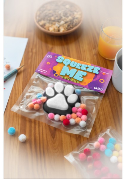 Beşiktaş Siyah Beyaz Kedi Patisi Squishy – Yumuşak, Sıkılabilir, Sukuşi Oyuncağı