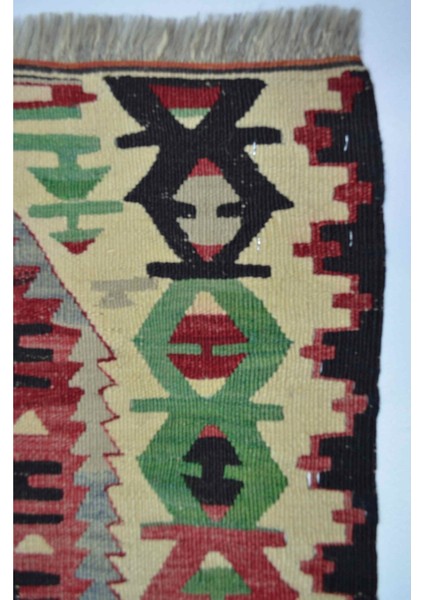 Uşak El Dokuma Hayat Ağacı Desenli Kırmızı ve Yeşil Renk Yün Kilim 71X93 cm (0,66 M²) fırsatları