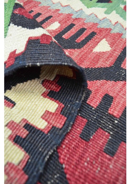 Uşak El Dokuma Hayat Ağacı Desenli Kırmızı ve Yeşil Renk Yün Kilim 71X93 cm (0,66 M²)