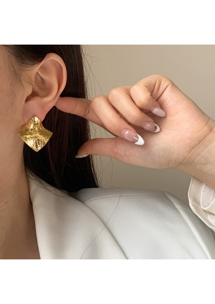 Düzensiz Küpeler Niş Trend Moda Kişilik Küpeler Kadın (Yurt Dışından) modelleri