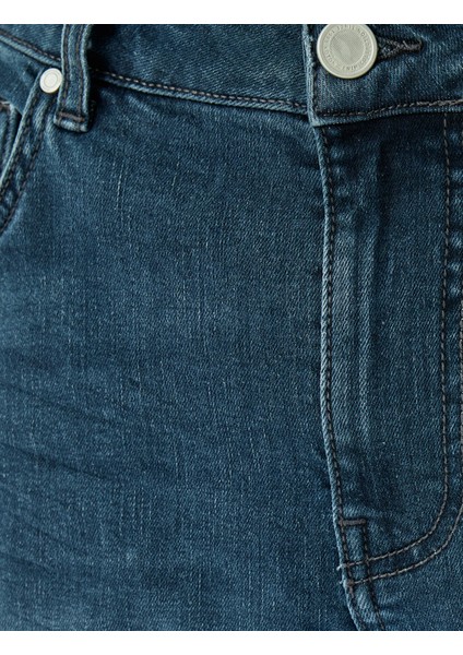 Katlamalı Paçalı Pamuklu Cep Detaylı Slim Fit Kot Şort