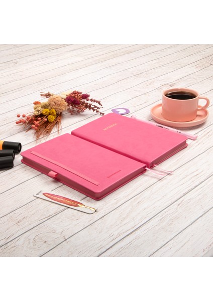 13x21 cm Pembe Deri Sert Kapak Noktalı Tarihsiz Dikişli Defter