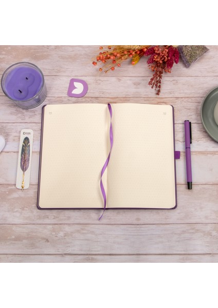 13x21 cm Mor Deri Sert Kapak Noktalı Tarihsiz Dikişli Defter