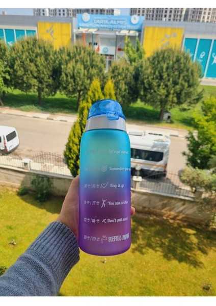 Mor 1L su matarası, şık ve plastik suluk