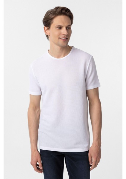 Beyaz Slim Fit Armürlü Bisiklet Yaka Tişört