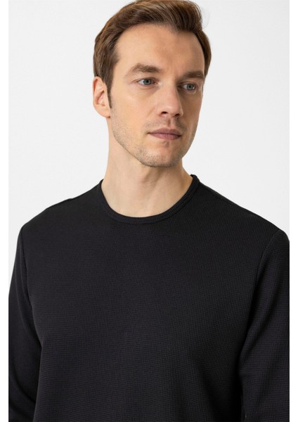 Siyah Slim Fit Armürlü Bisiklet Yaka Sweatshirt fiyatları