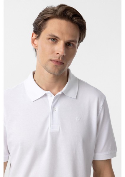 Beyaz Regular Düz Polo Yaka Tişört