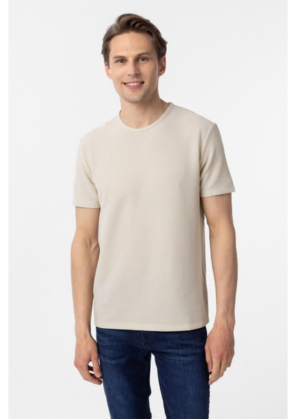 Bej Slim Fit Armürlü Bisiklet Yaka Tişört