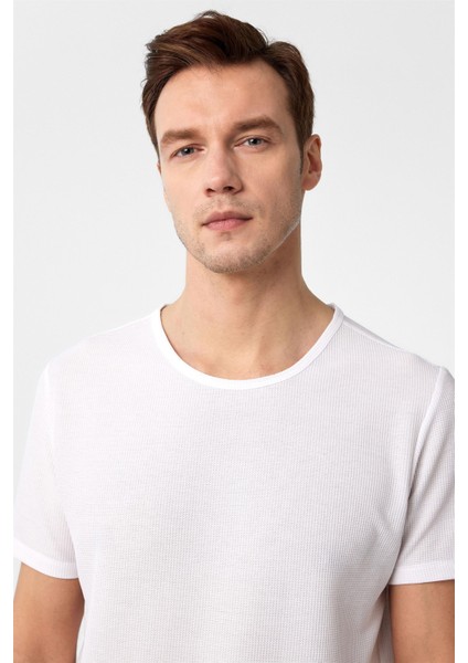 Beyaz Slim Fit Armürlü Bisiklet Yaka Tişört fiyatları