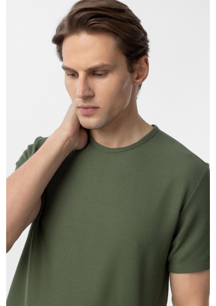 Koyu Haki Slim Fit Armürlü Bisiklet Yaka Tişört