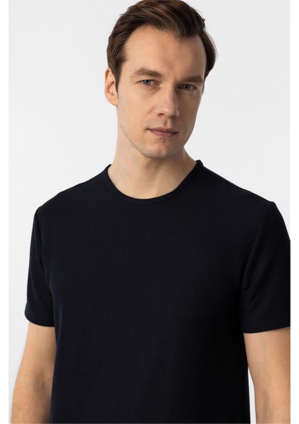 Lacivert Slim Fit Armürlü Bisiklet Yaka Tişört